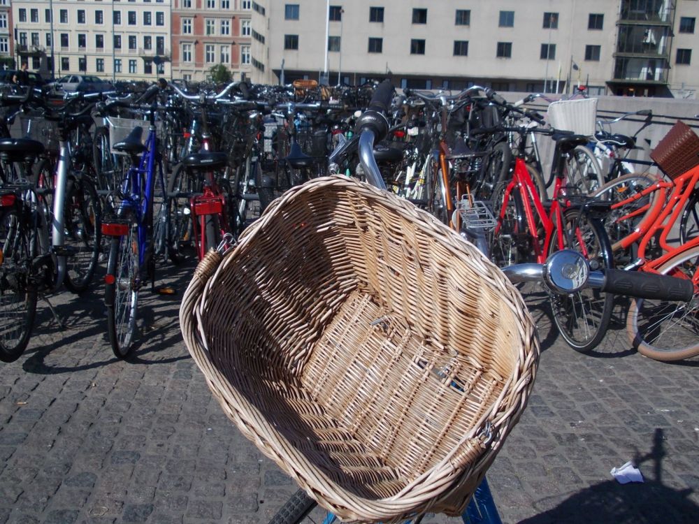 Kodaň - kola před hlavním nádražím (neděle ráno)