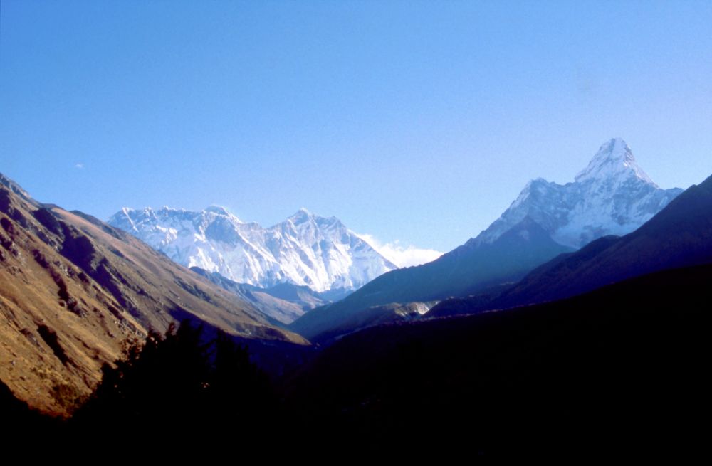 Everest, Lhotse, Nupse, Ama Dablam od kláštera Thyangboche