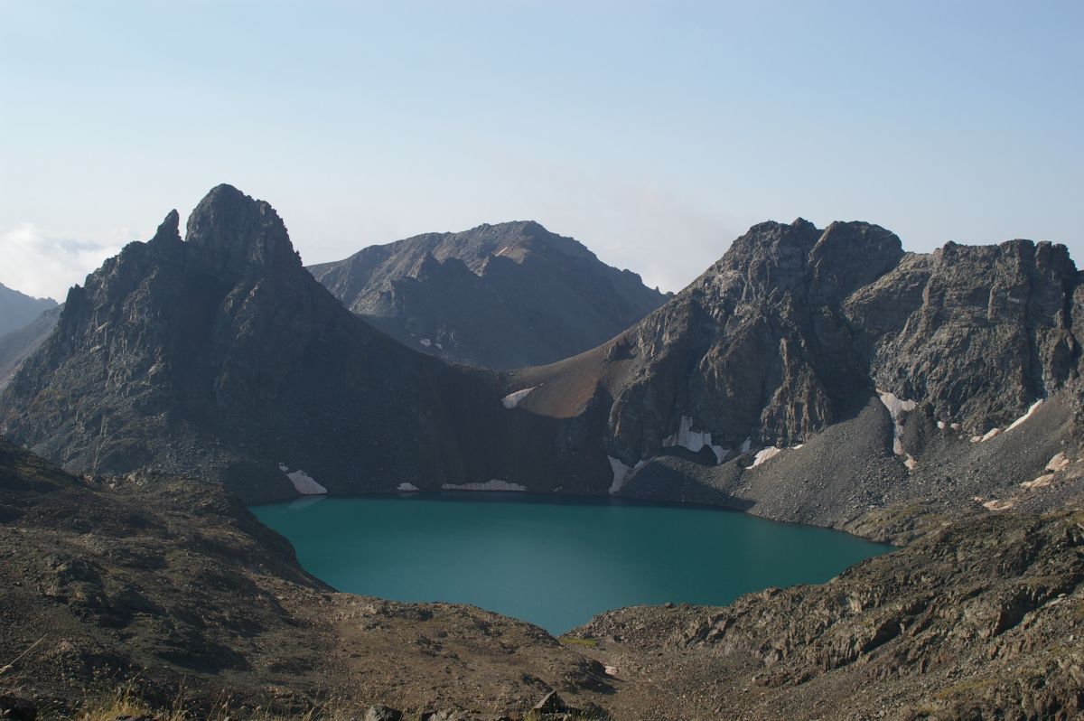 Kaçkar, výstup na Kaçkar Dağ, zelené jezero Deniz Gölü