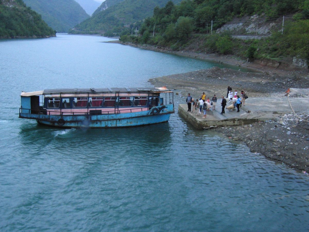Originální loď-autobus