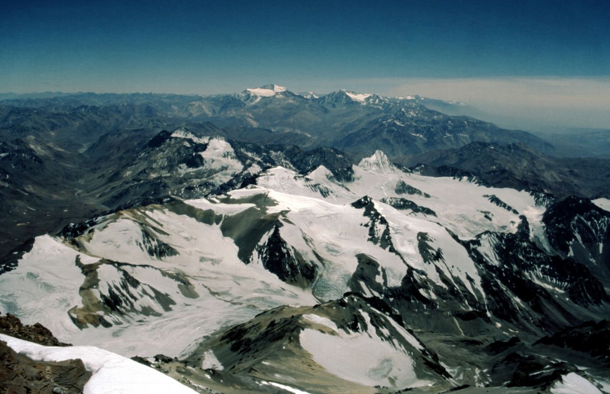Z vrcholu Aconcaguii (6959 m) k severu