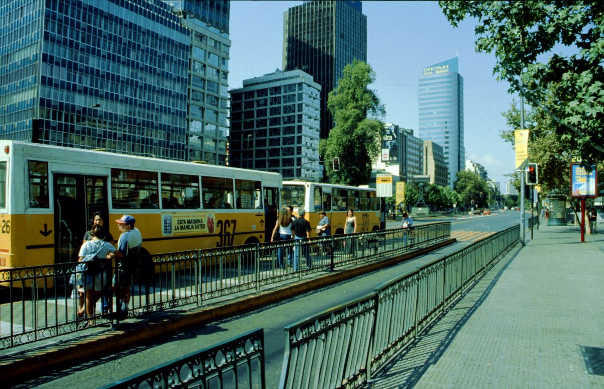 Santiago de Chile, ze zasávky jezdí desítka linek