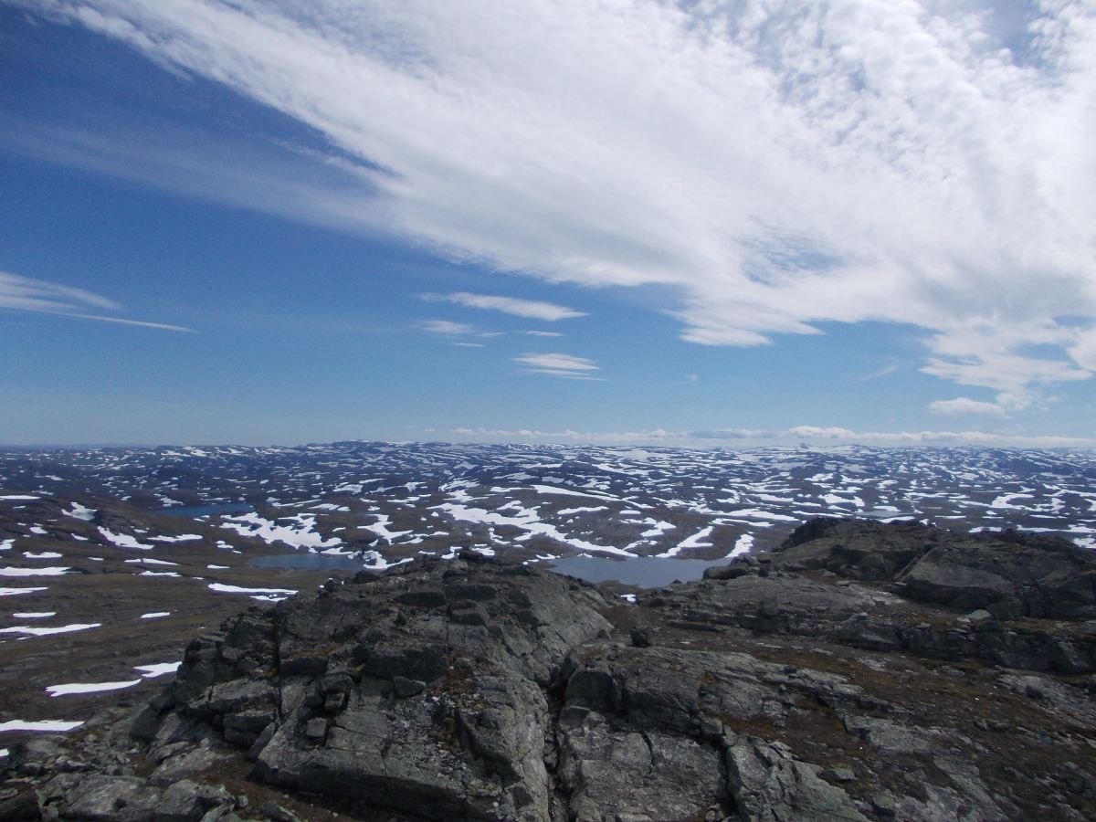 Na vrcholu Hårteigenu, vyhlídka do plochého kraje