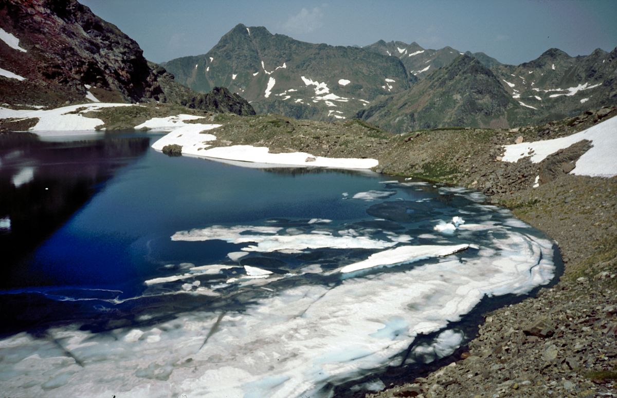 sněhovo-ledovcové jezero