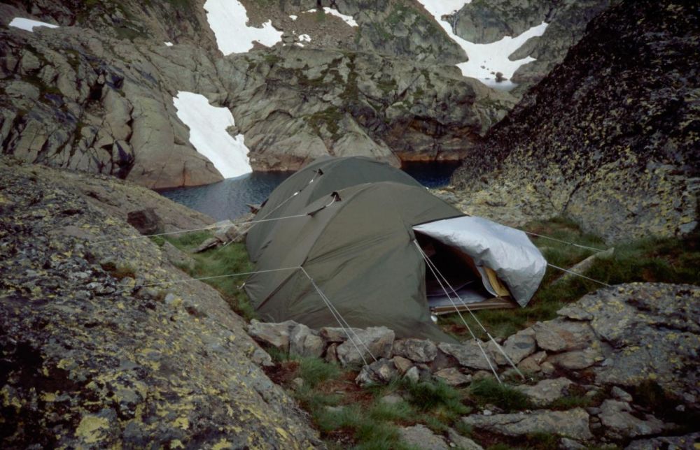 bivak u jezera Fourcat (sever Andorry) 