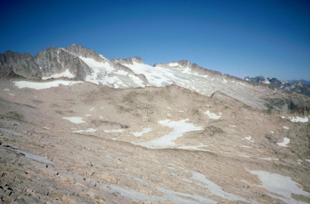 Pico de Aneto (vlevo)