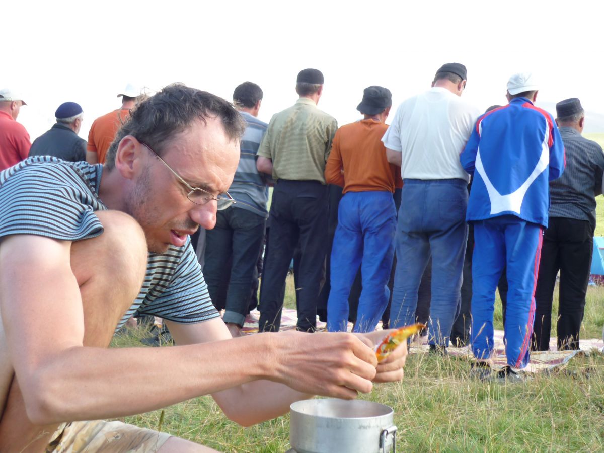 Kavkaz, Džily su - vaření večeře u večerních modliteb