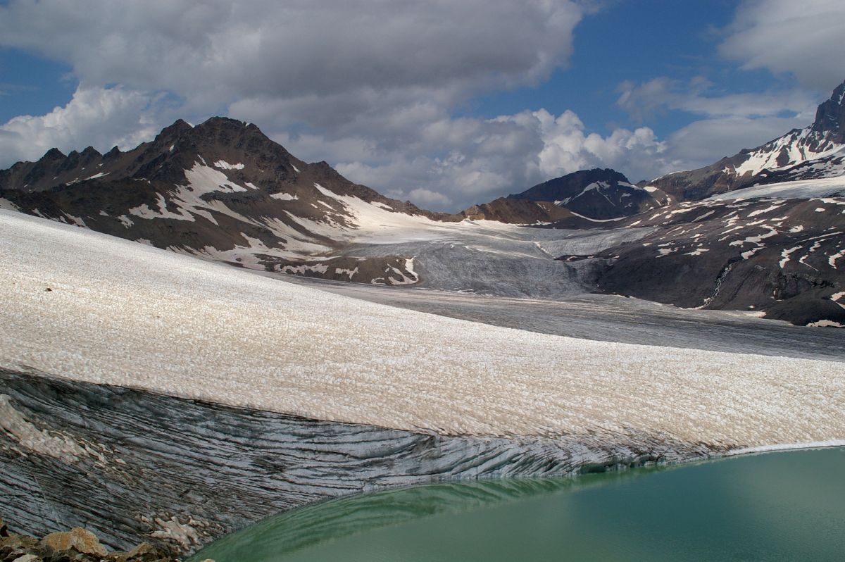 Kavkaz, na ledovci Chotuj Tau