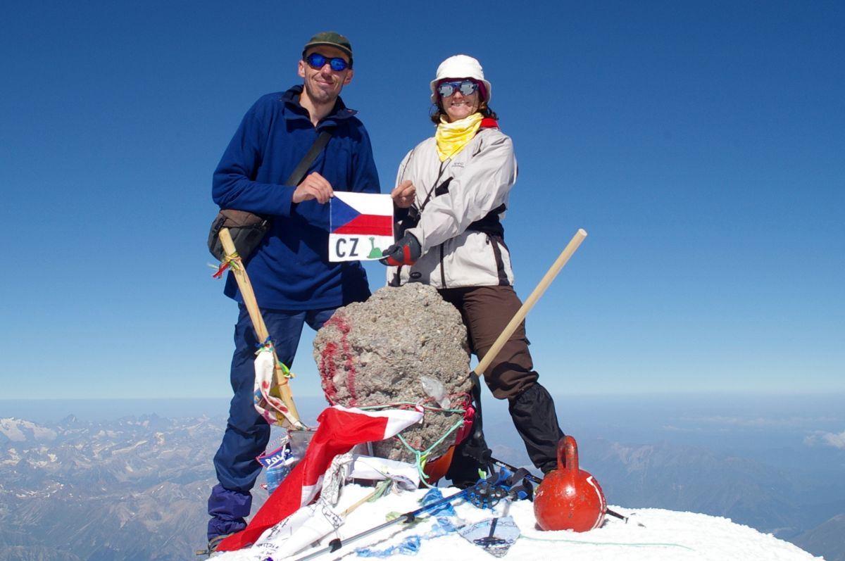 Janča a Pavouk na vrcholu Elbrusu