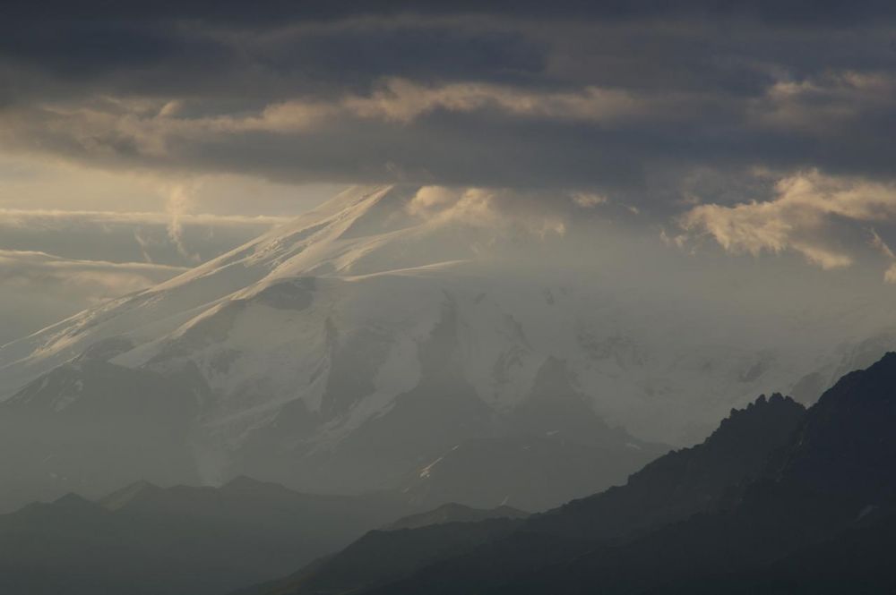 Kavkaz, Elbrus v mraku