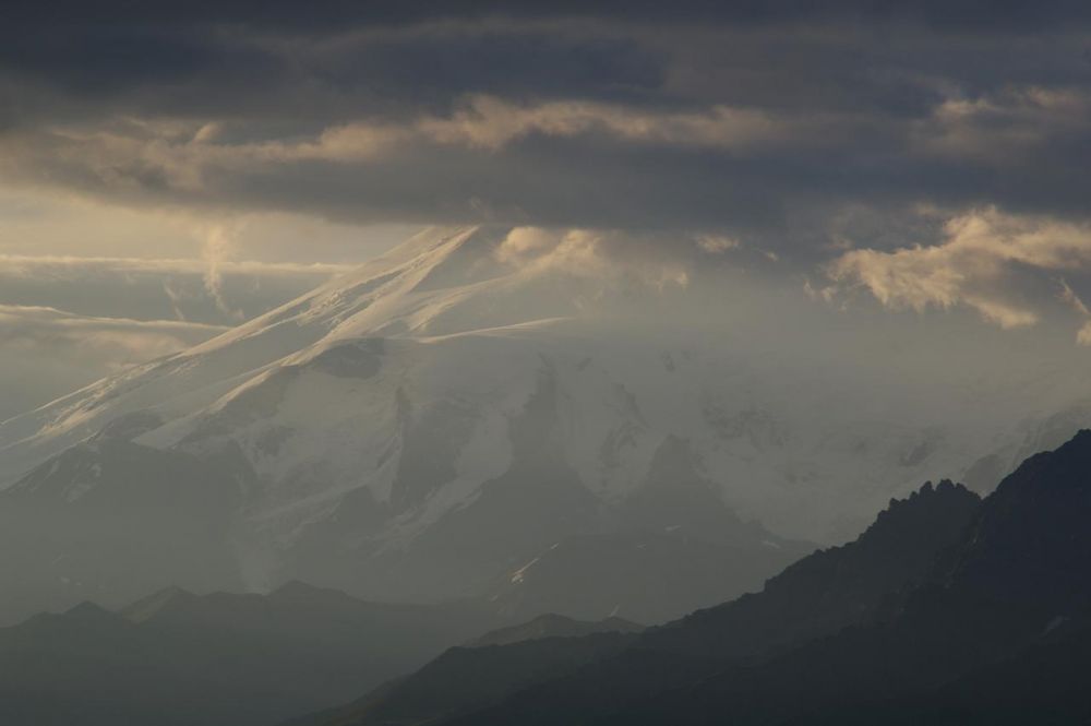 Elbrus v mraku