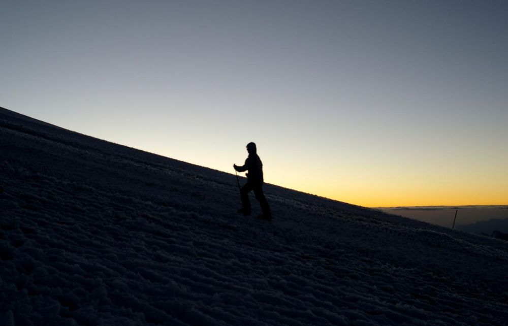 Jana stoupá na vrchol Elbrusu