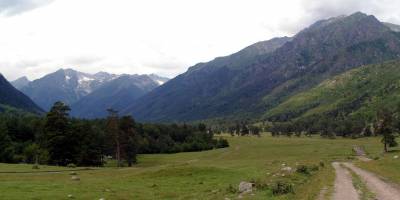 Popis: Kavkaz, údolí Aksaut