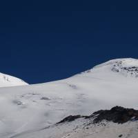 Popis: Kavkaz, oba vrcholy Elbrusu