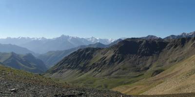 Popis: Kavkaz, sedlo Kyrtykaus; obcházíme Elbrus z východu