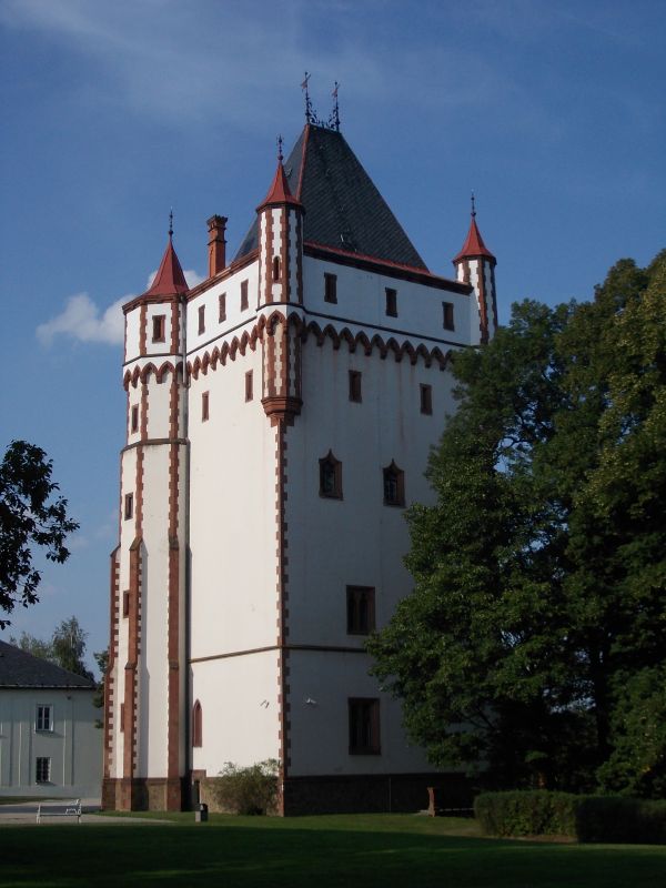 Hradec nad Moravicí - věž u zámku