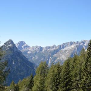 Hřebeny Julských Alp od sedla Vršič