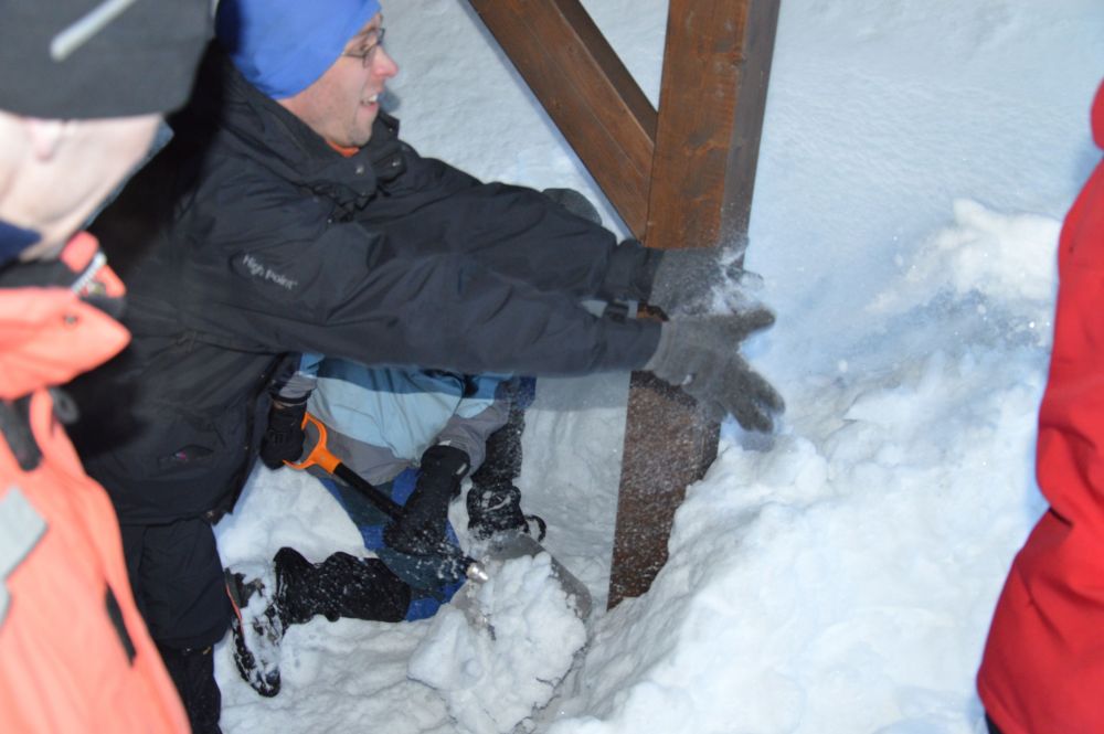 U Gloggnitzer Hütte - stavba záhrabu