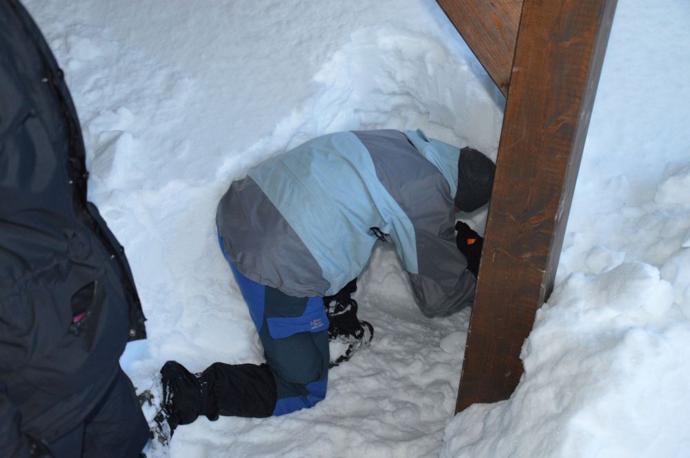 U Gloggnitzer Hütte - stavba záhrabu