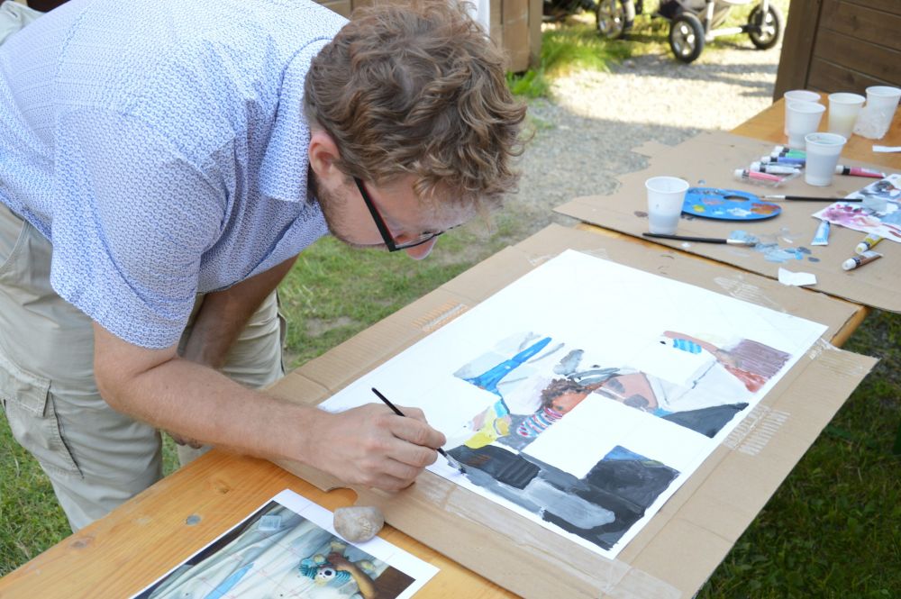 Malování obrazů pro novomanžely - každý maluje jeden malý dílek, foto: Katka Pařízková