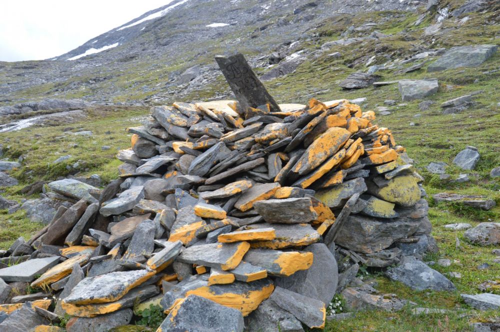Hranice norsko-švedská; kámen nese letoočet 1763
