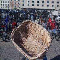 Popis: Kodaň - kola před hlavním nádražím (neděle ráno)