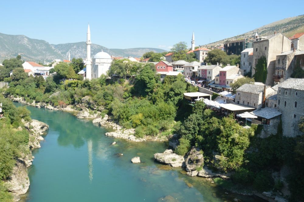 Mostar: pohled ze starého mostu
