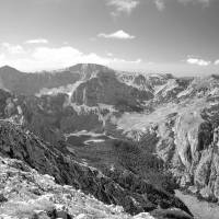 Popis: Pohoří Trnovčki Durmitor a Trnovačko jezero z Crnohorského Magliće