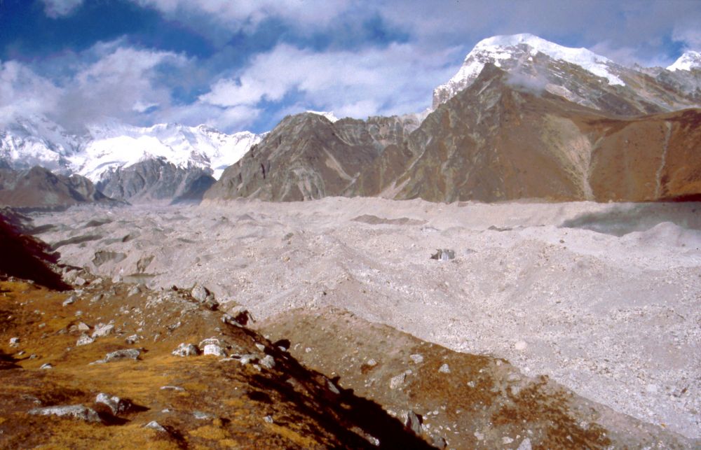 Gokyo, Ledovec Ngozumba