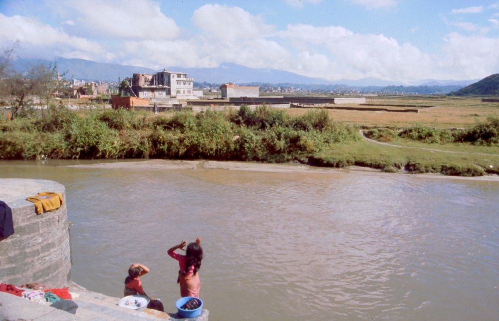 Káthmándú, Pašupatináth, praní v řece Bagmati