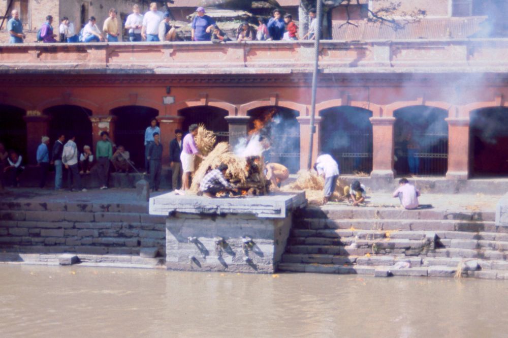 Káthmándú, Pašupatináth, pohřební hranice