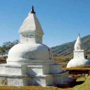 Buddhistická stupa ve vesnici Bhandar