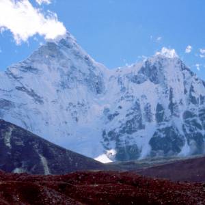 Jižní stěna hor Lhotse (8 516 m) a Lhotse Šar (8 383 m)