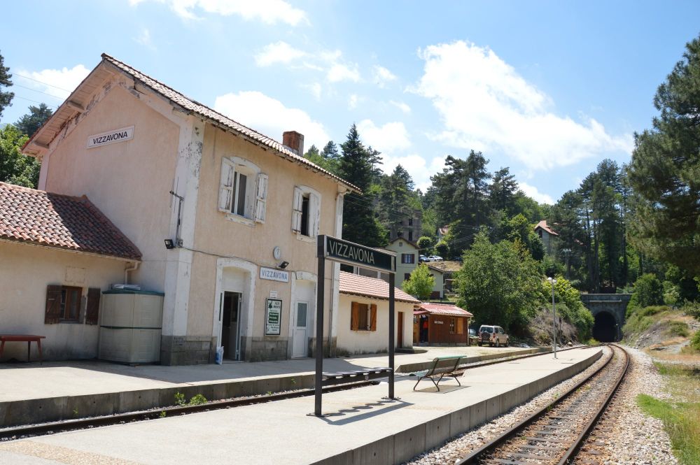 Nádraží Vizzavona, zde končí severní část cesty a začíná jižní, o něco snažší