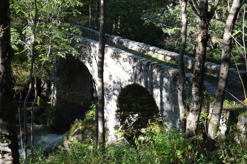 Starý most přes říčku