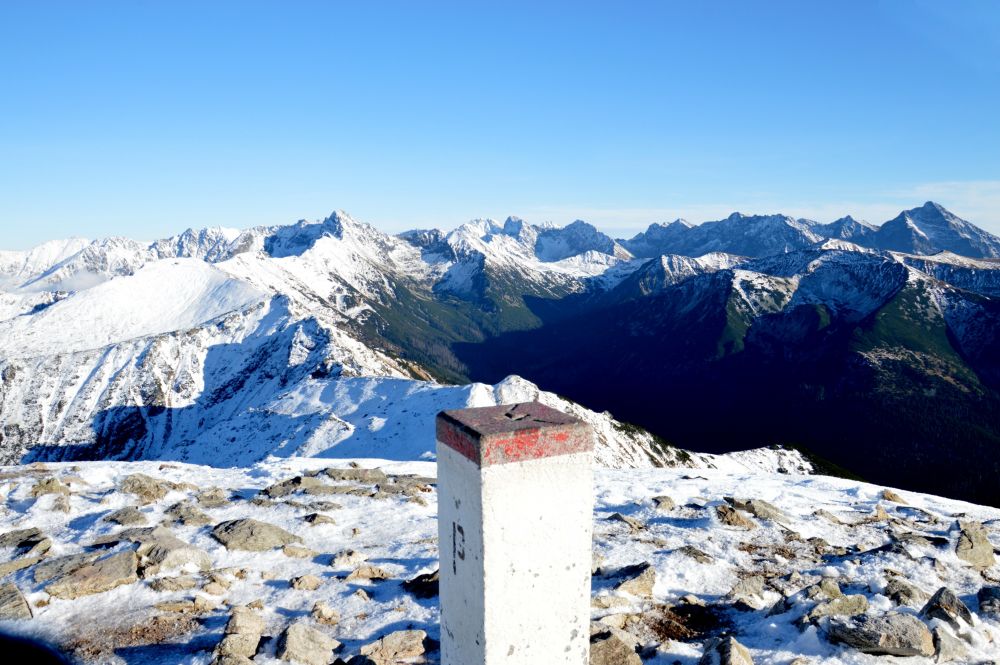 Kondratova kopa na Červených vrších a vzadu Vysoké Tatry