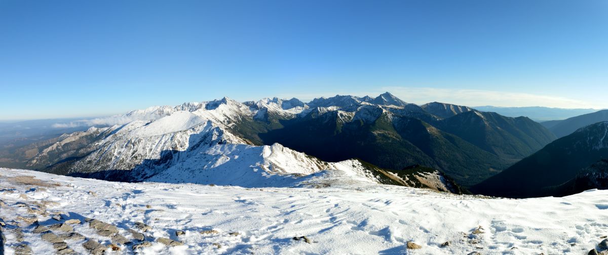 Kondratova kopa na Červených vrších a vzadu Vysoké Tatry