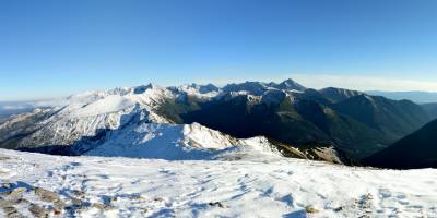 Popis: Kondratova kopa na Červených vrších a vzadu Vysoké Tatry