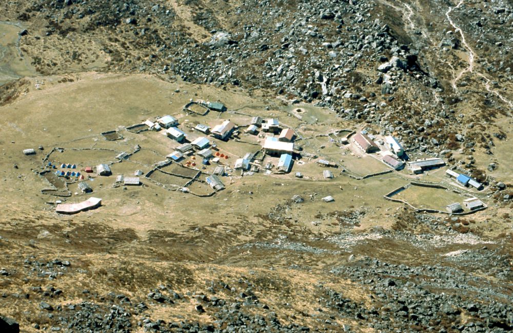 Osada Kaynjin Gompa