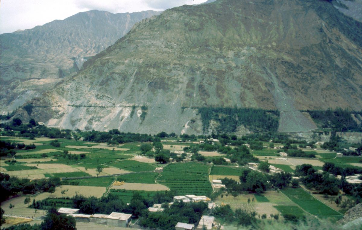Z Karákóramské dálnice mezi městy Gilgit a Karimabád