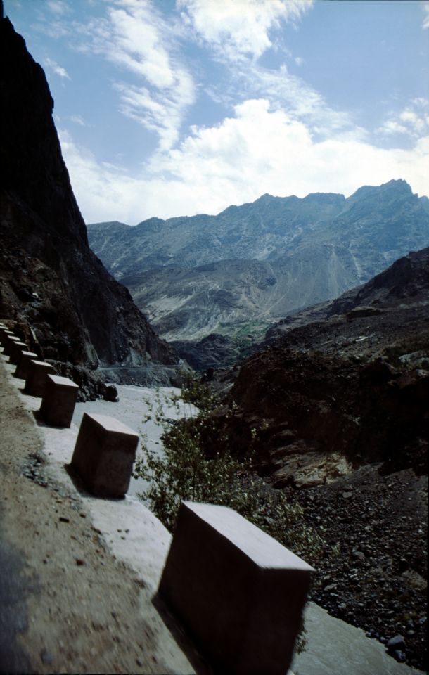 Silnice proti proudu Indu do Skardu