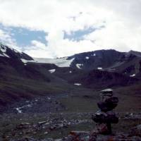 Popis: Mužik v údolí Burji Nala