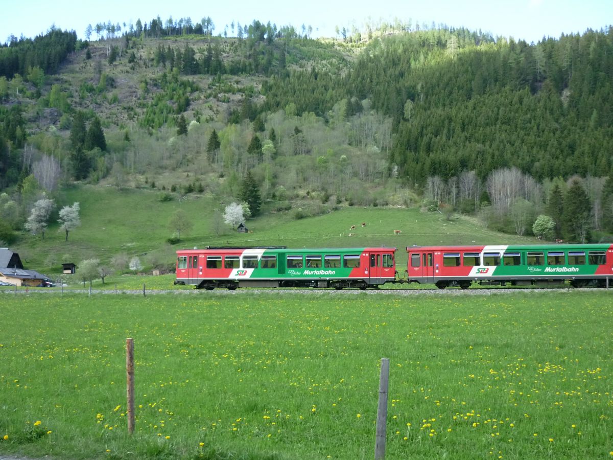 Úzkokolejka jezdící z Unzmarktu do Tamswegu. Foto K.S.