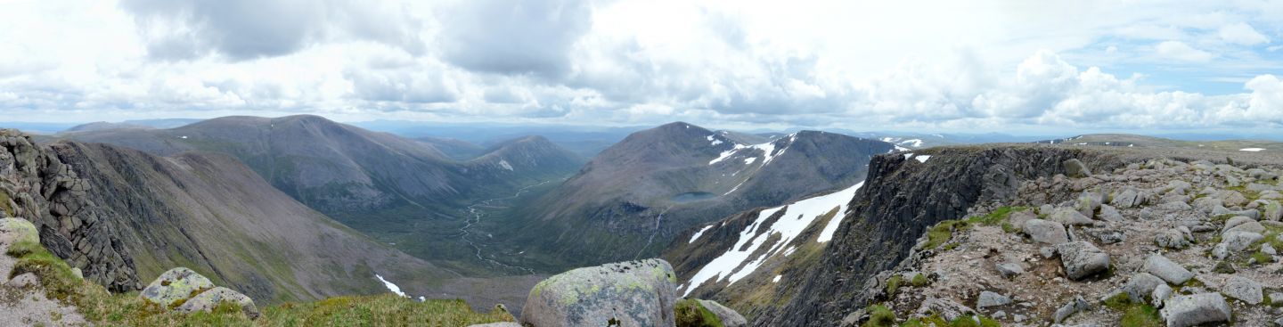Výhled z hory Braeriach (1296 m) k jihu