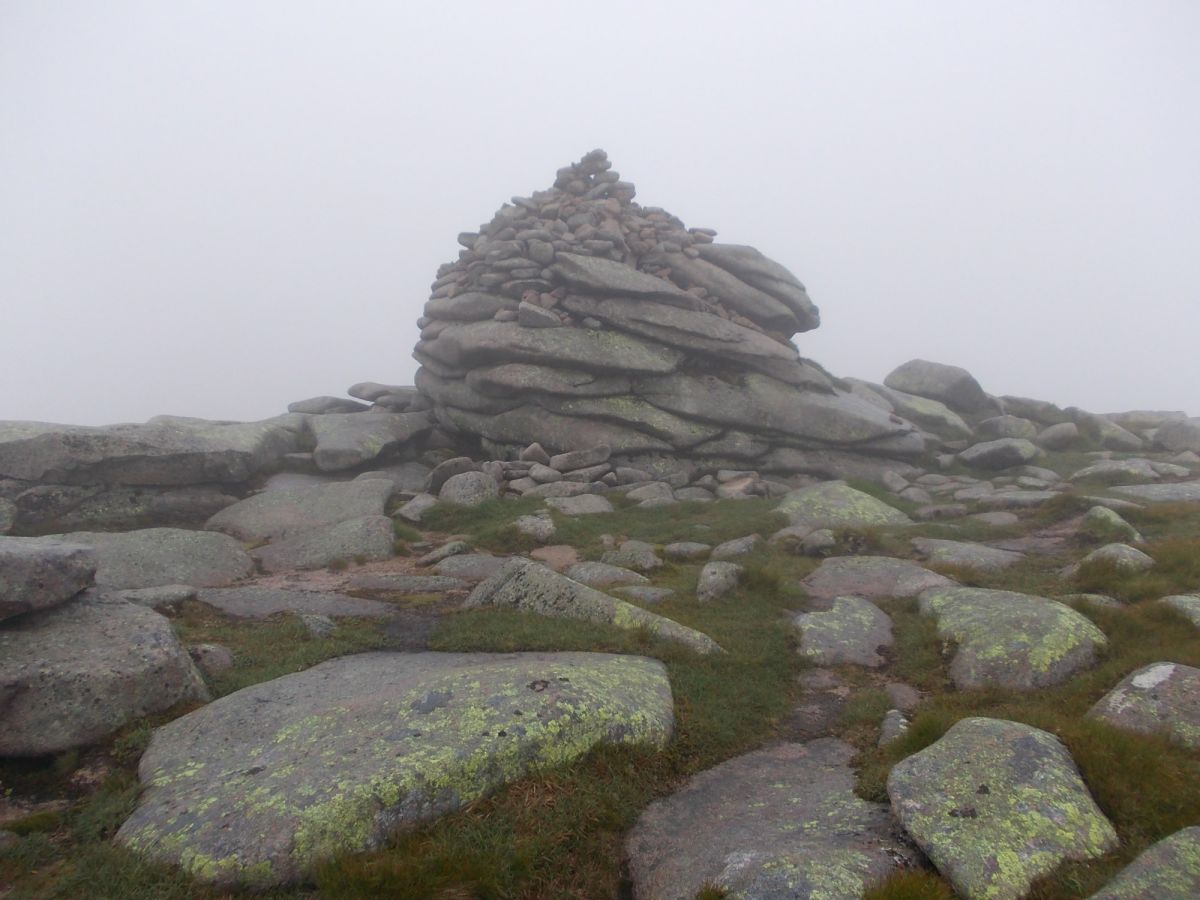 Cairngorm, na hřebenu masivu Lochnagar, déšť, vítr, mrak, zima