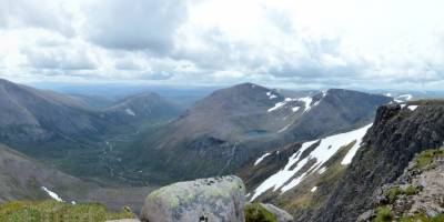 Popis: Na vrcholu Braeriach (1296 m), třetí nejvyšší hora Velké Británie a Skotska