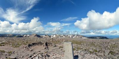 Popis: Cairngorm, na vrcholu na Ben Macdui, druhé nejvyšší hory Velké Británie (1309 m)