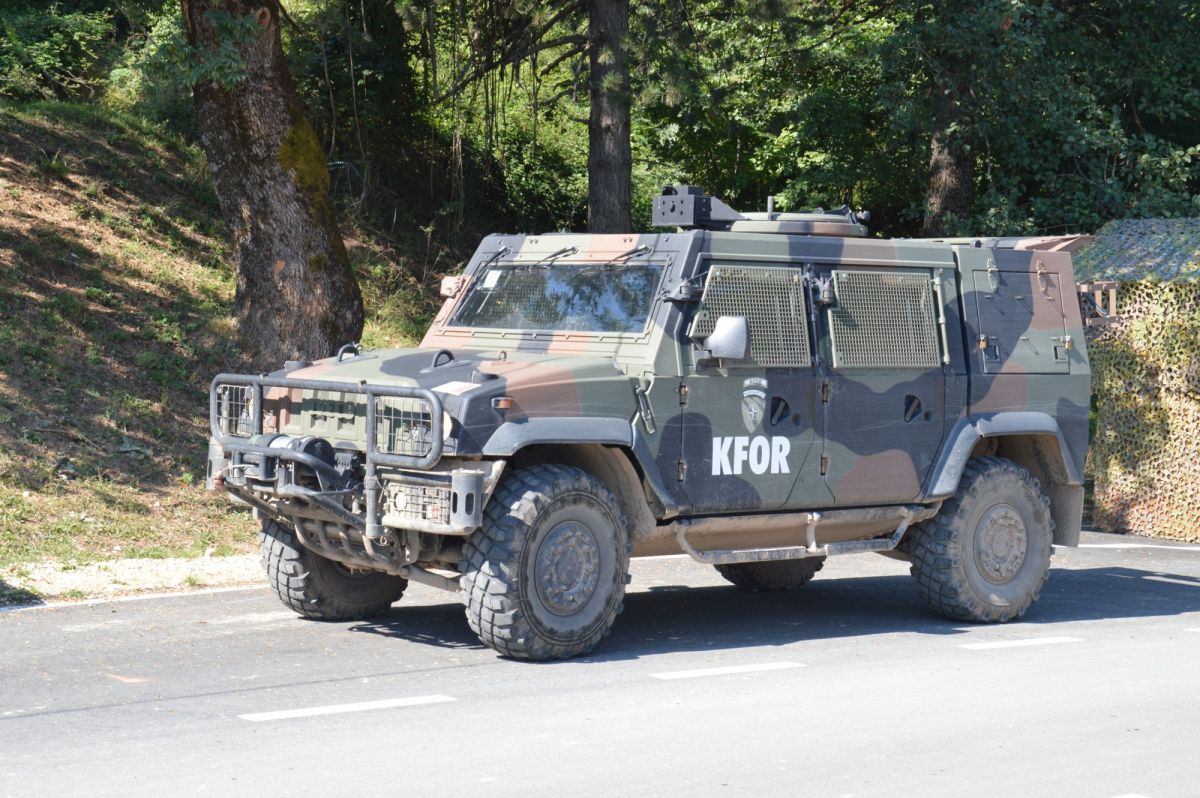 Pravoslavý klášter Veliki Dečani u Dečani v Kosovu; už řadu let hlídán vojáky KFOR