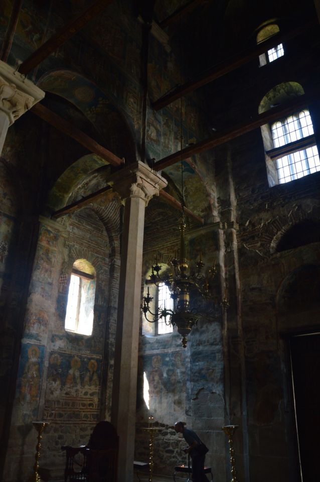 Pravoslavý klášter Veliki Dečani u Dečani v Kosovu; pohled do interiéru
