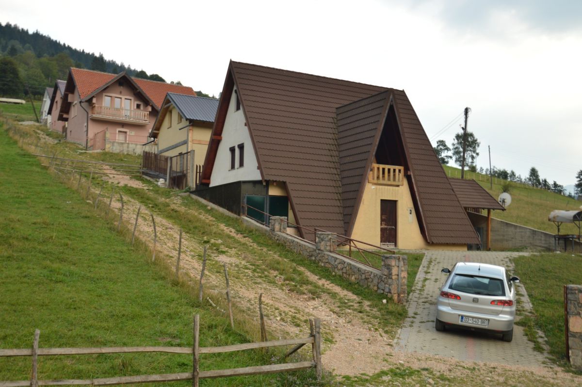 Bogë, turistické letovisko kosovského Prokletije, nová výstavba